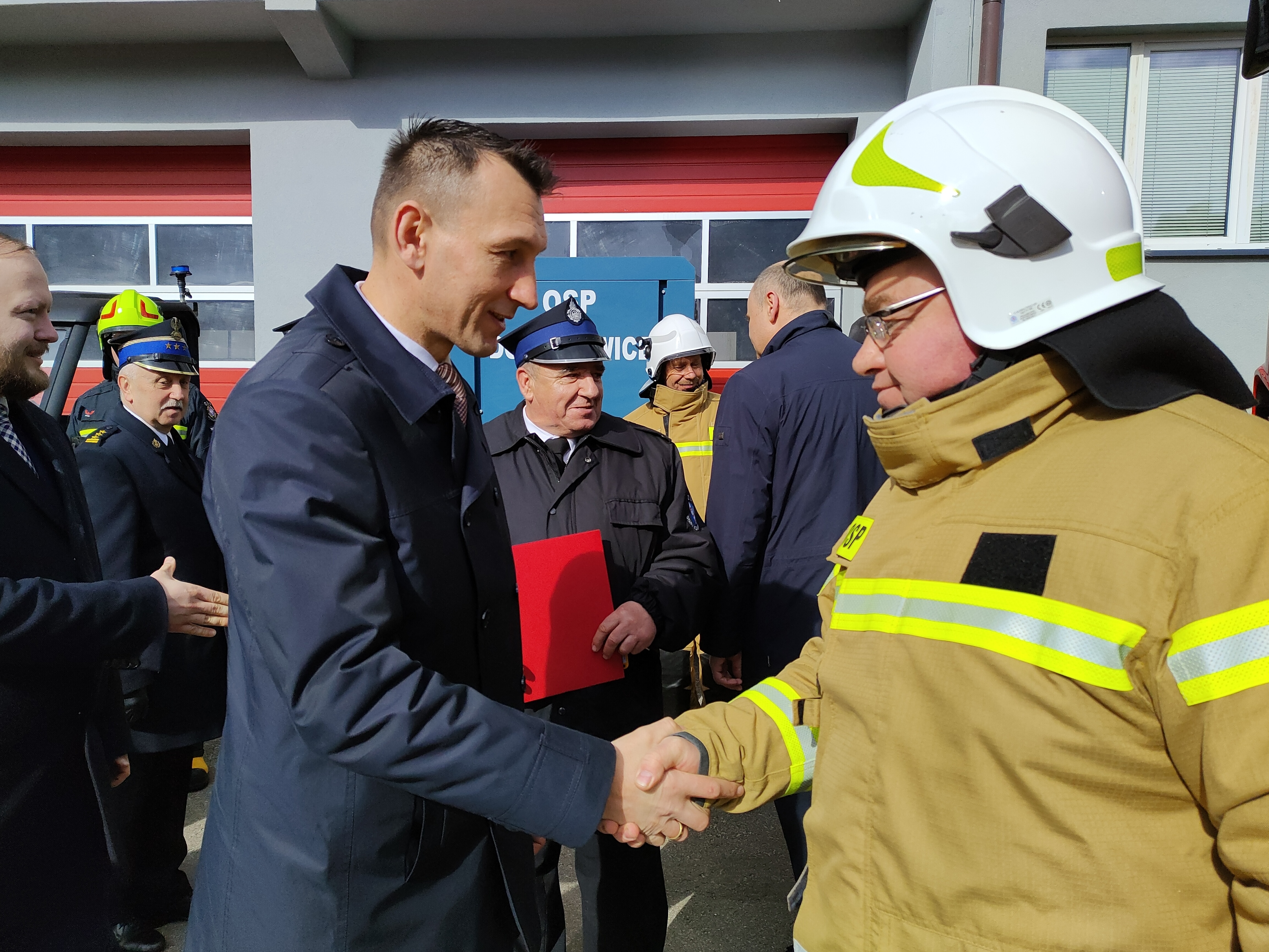 uroczyste przekazanie pojazdów ratowniczo-gaśniczych oraz specjalistycznego wyposażenia dla PSP i OSP.