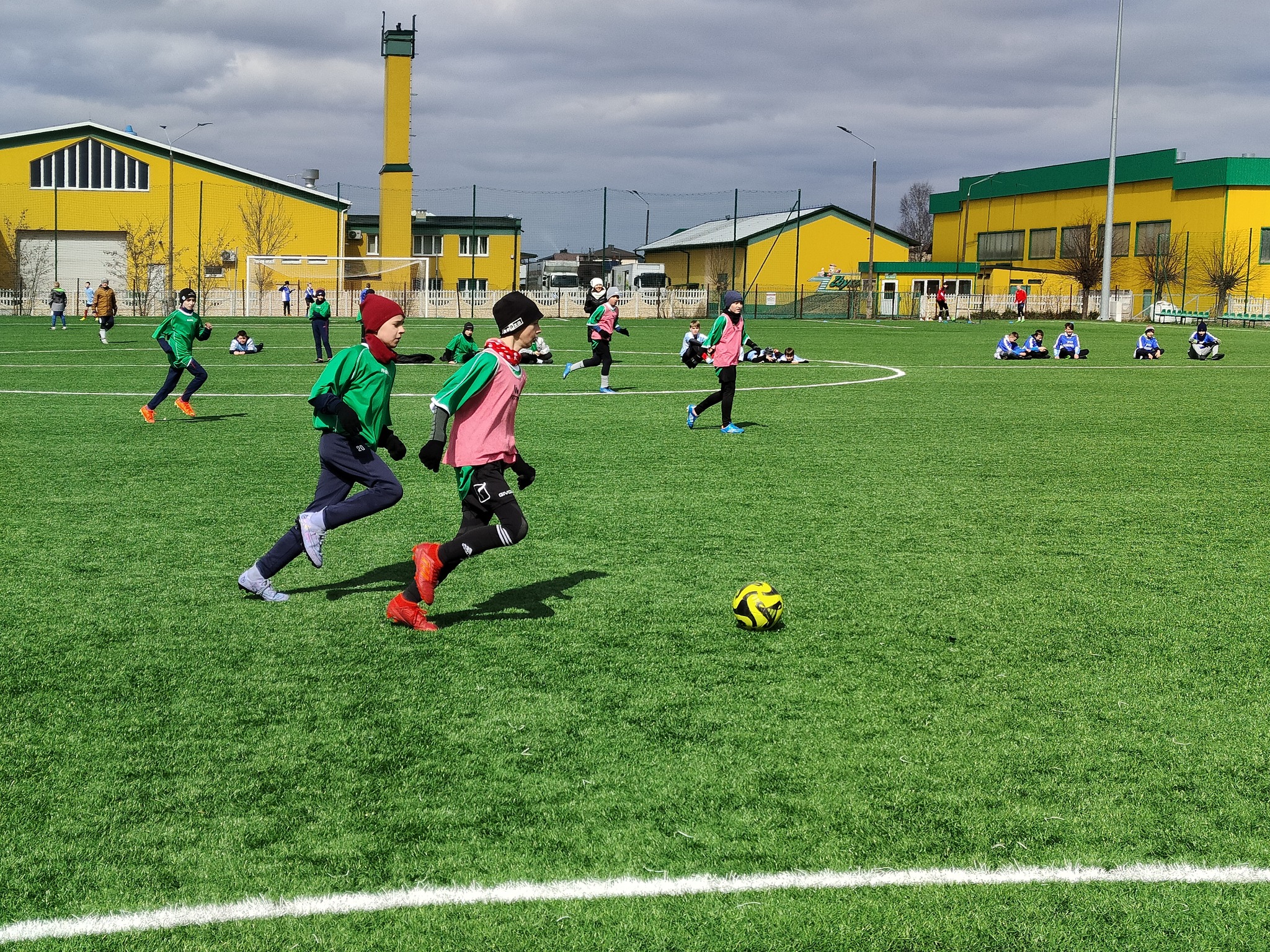 zawody o tytuł Mistrzów Powiatu w Mini Piłkę nożną dla chłopców ze szkół podstawowych, rocznik 2010 i młodsi.