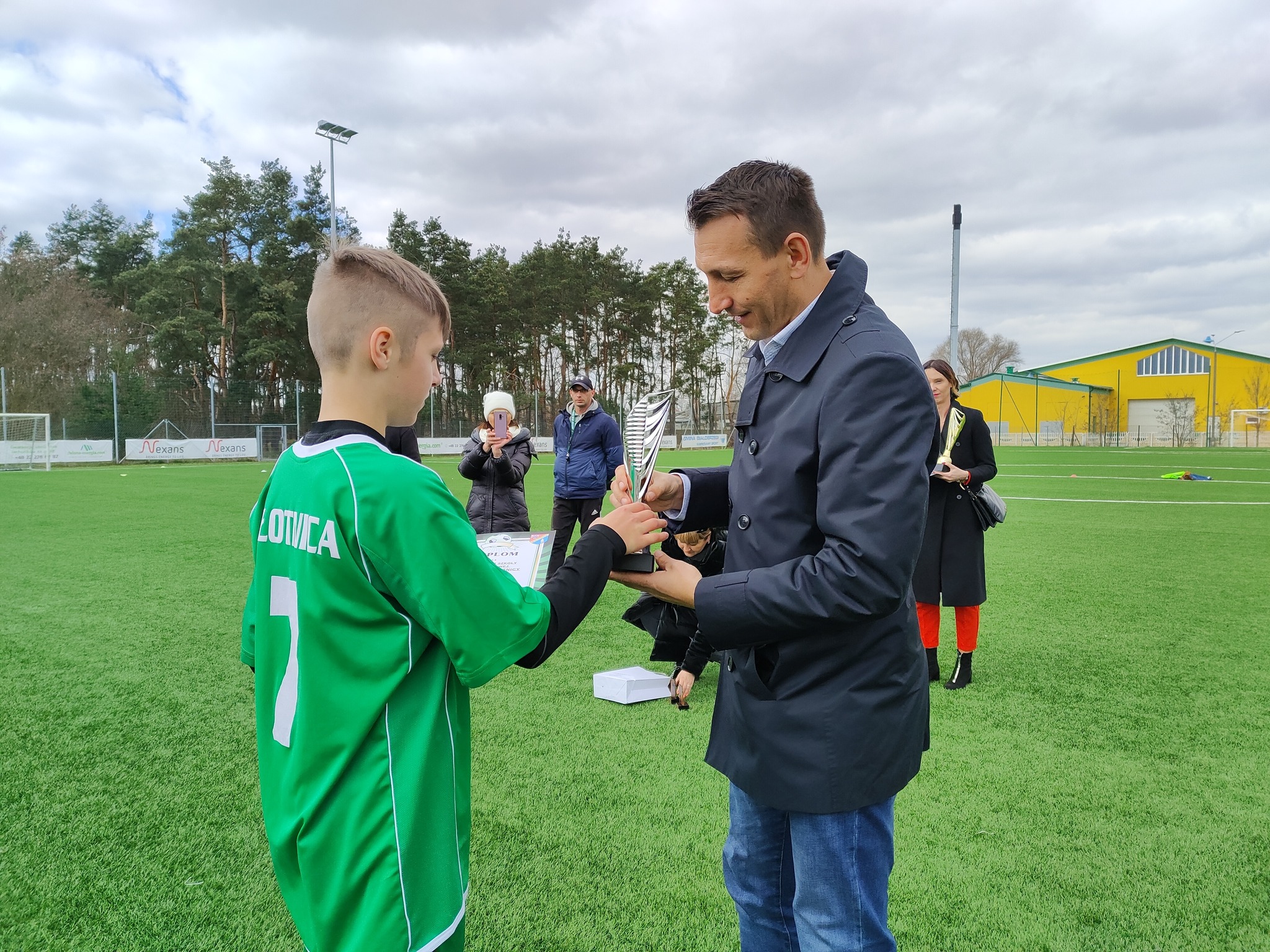 zawody o tytuł Mistrzów Powiatu w Mini Piłkę nożną dla chłopców ze szkół podstawowych, rocznik 2010 i młodsi.