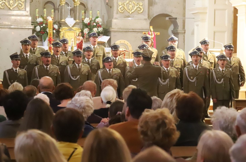 Koncert Reprezentacyjny Zespołu Artystycznego Wojska Polskiego, upamiętniający 40. Rocznicę śmierci Grzegorza Przemyka - ucznia Liceum Ogólnokształcącego w Białobrzegach w roku szkolnym 1980/81.