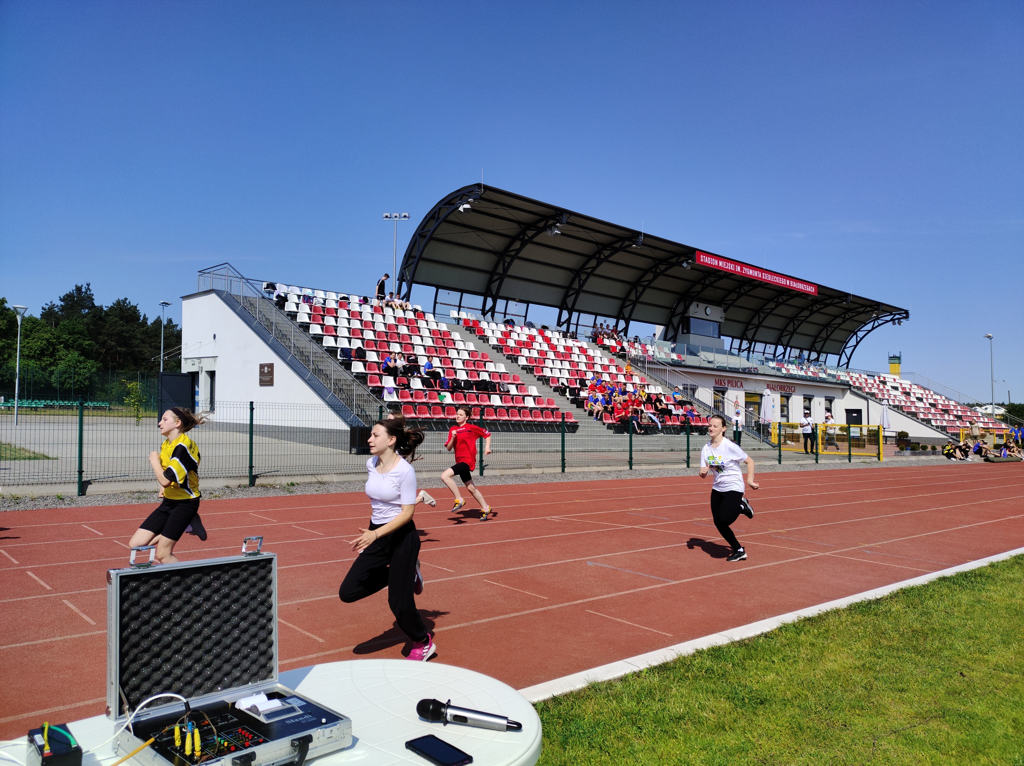 Zawody o tytuł Mistrzów Powiatu w Lekkoatletyce dla chłopców i dziewcząt ze szkół podstawowych