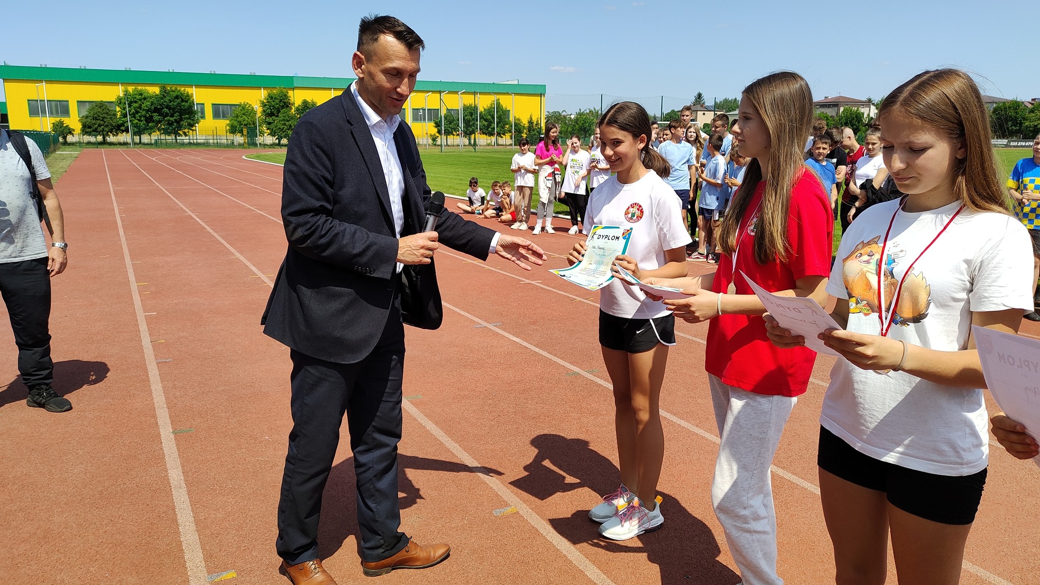 Zawody o tytuł Mistrzów Powiatu w Lekkoatletyce dla chłopców i dziewcząt ze szkół podstawowych