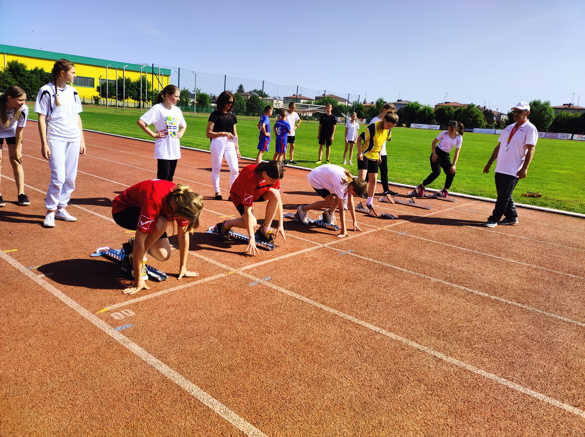 Zawody o tytuł Mistrzów Powiatu w Lekkoatletyce dla chłopców i dziewcząt ze szkół podstawowych