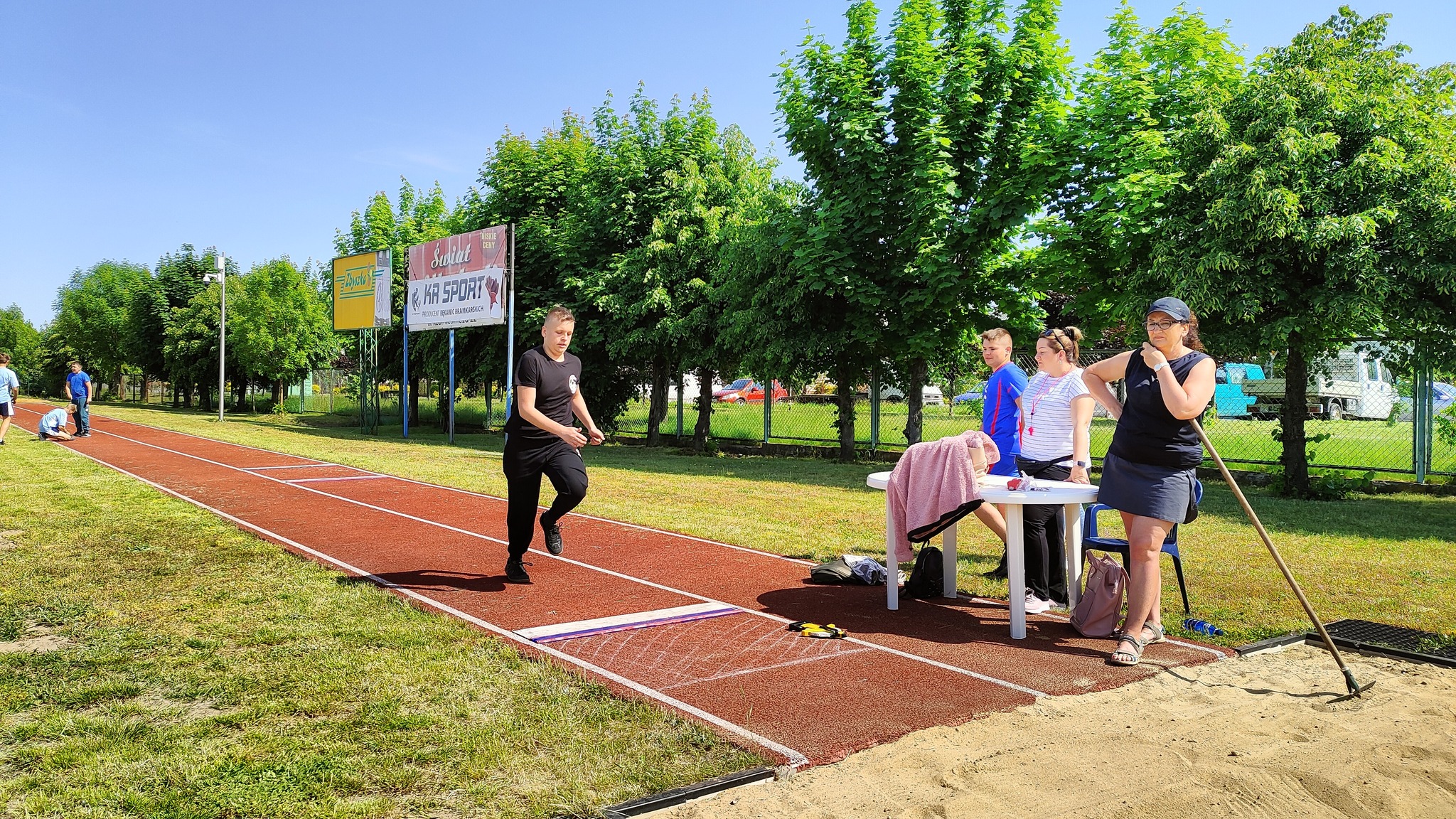 Zawody o tytuł Mistrzów Powiatu w Lekkoatletyce dla chłopców i dziewcząt ze szkół podstawowych
