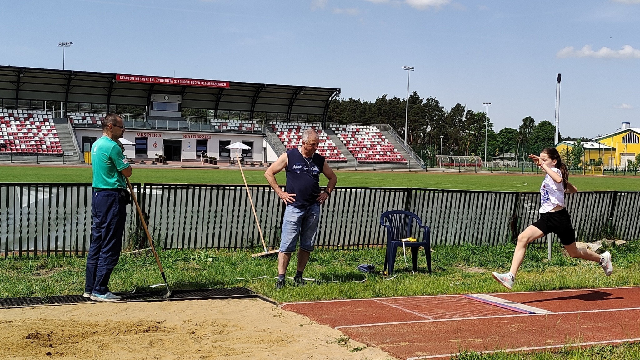 22 maja odbyły się zawody o tytuł Mistrzów Powiatu w Trójboju Lekkoatletycznym dla chłopców i dziewcząt ze szkół podstawowych z rocznika 2012 i młodsi.
