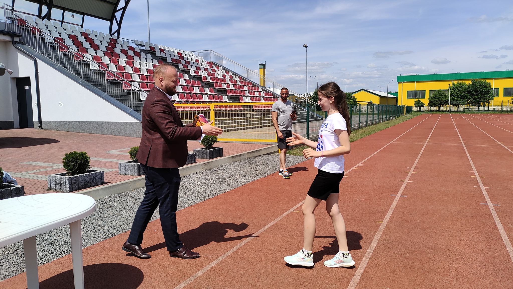 22 maja odbyły się zawody o tytuł Mistrzów Powiatu w Trójboju Lekkoatletycznym dla chłopców i dziewcząt ze szkół podstawowych z rocznika 2012 i młodsi.