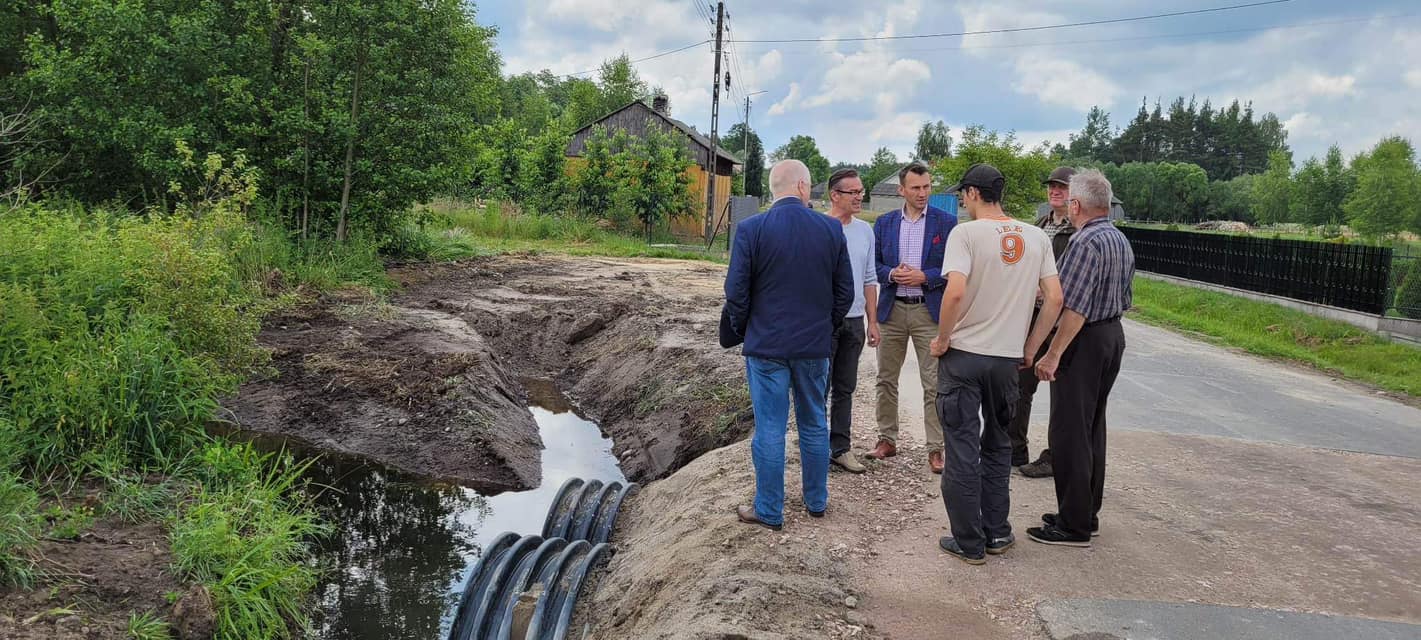 Trwa przebudowa drogi powiatowej w miejscowości Ksawerów Nowy w Gmina Stromiec