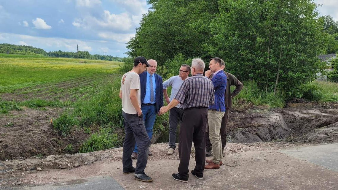 Trwa przebudowa drogi powiatowej w miejscowości Ksawerów Nowy w Gmina Stromiec