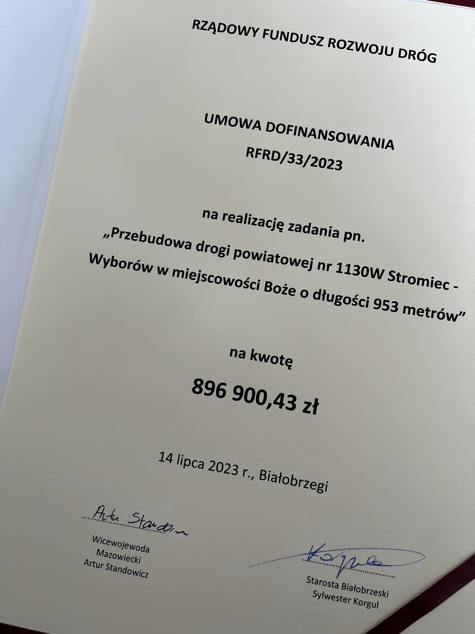 Powiat Białobrzeski był dziś gospodarzem uroczystego podpisania umów w ramach Rządowego Funduszu Rozwoju Dróg dla samorządów z regionu radomskiego.