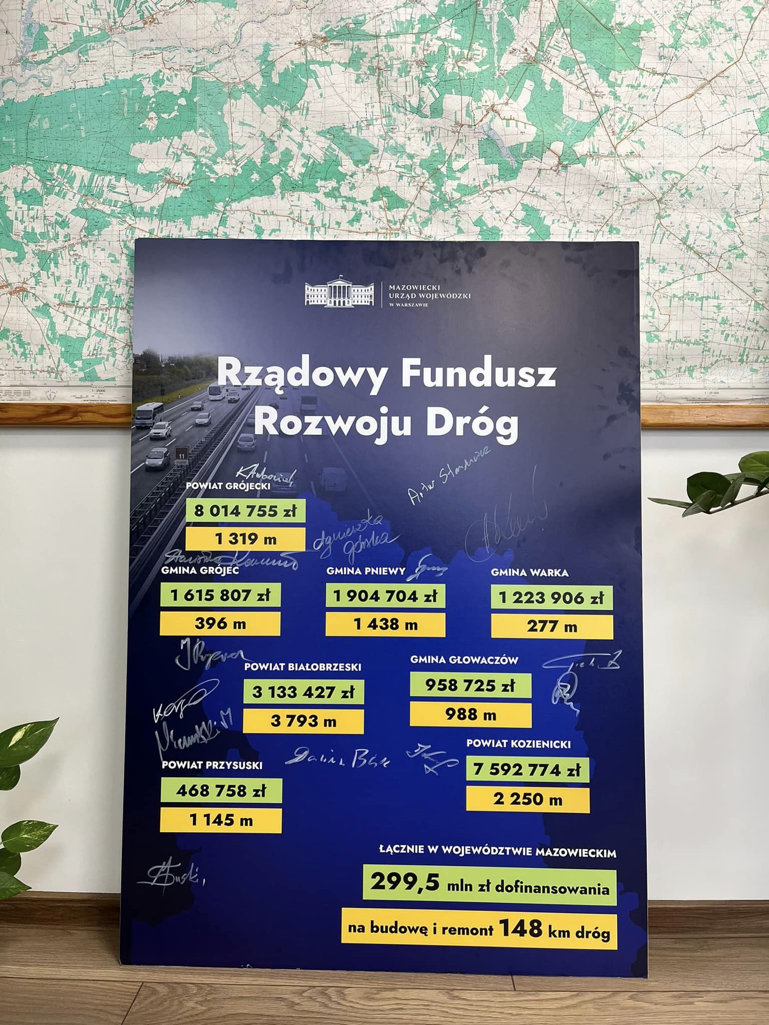 Powiat Białobrzeski był dziś gospodarzem uroczystego podpisania umów w ramach Rządowego Funduszu Rozwoju Dróg dla samorządów z regionu radomskiego.