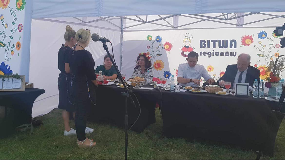 Koło Gospodyń Wiejskich Szlacheckie Susanki, jako zwyciężczynie etapu powiatowego konkursu kulinarnego Bitwa Regionów