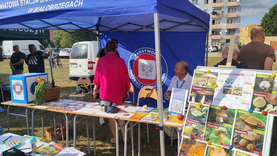 Ekologiczny Piknik Rodzinny na boisku przy Zespole Szkół Ponadpodstawowych