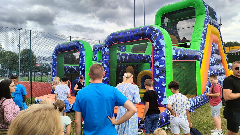 Ekologiczny Piknik Rodzinny na boisku przy Zespole Szkół Ponadpodstawowych