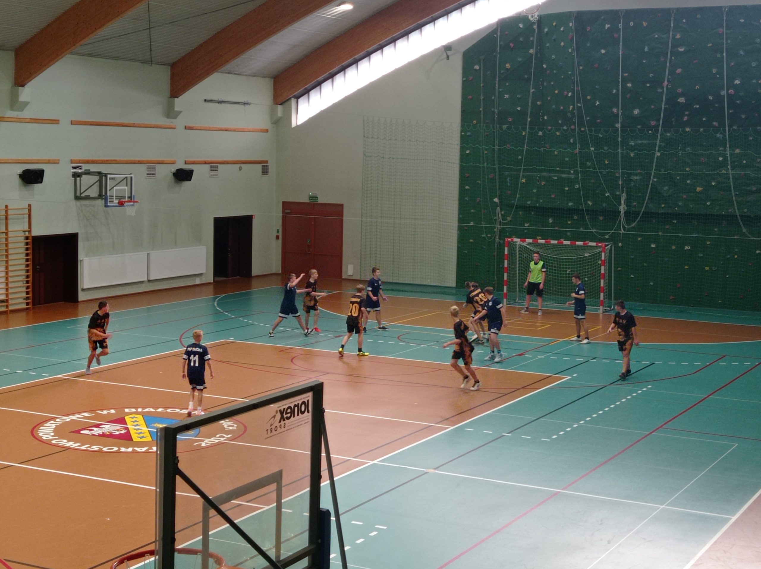 27 października br. w Hali Sportowej w Białobrzegach rozegrano Mistrzostwa Powiatu w piłce ręcznej chłopców.