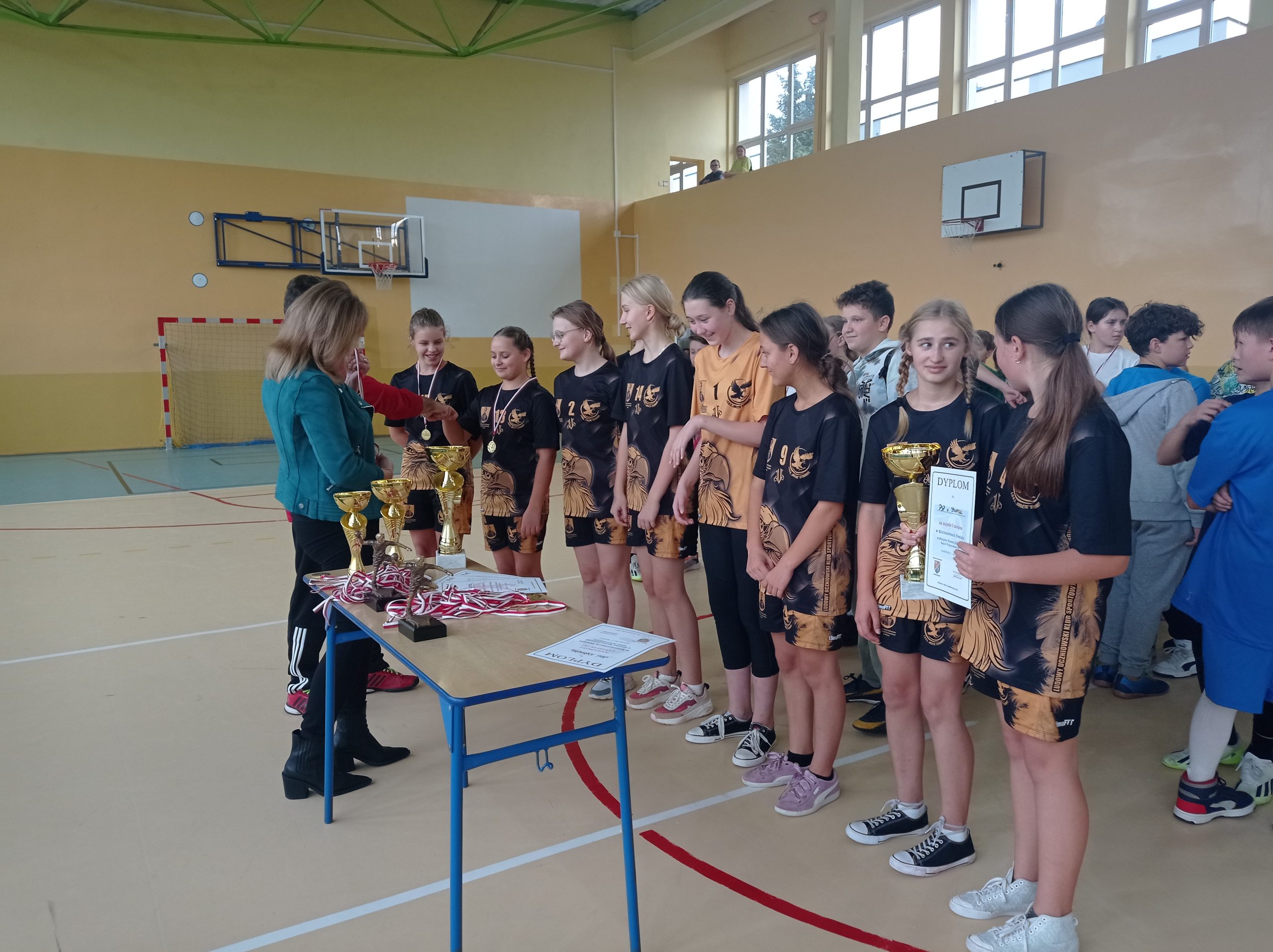 Mistrzostwa Powiatu w minipiłce ręcznej dziewcząt i chłopców szkół podstawowych im. Dionizego Czachowskiego w Stromcu
