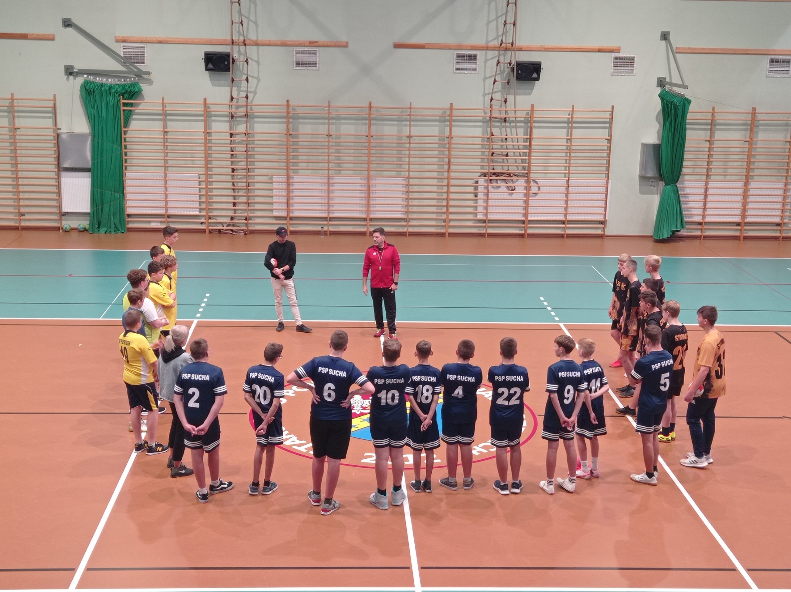 27 października br. w Hali Sportowej w Białobrzegach rozegrano Mistrzostwa Powiatu w piłce ręcznej chłopców.