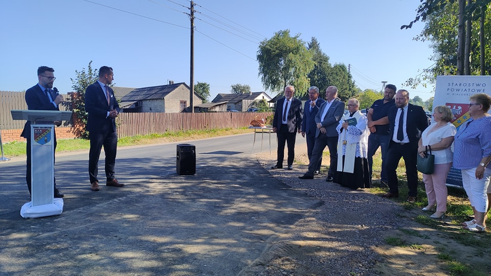 uroczyste otwarcie drogi powiatowej w miejscowości Ksawerów Nowy.