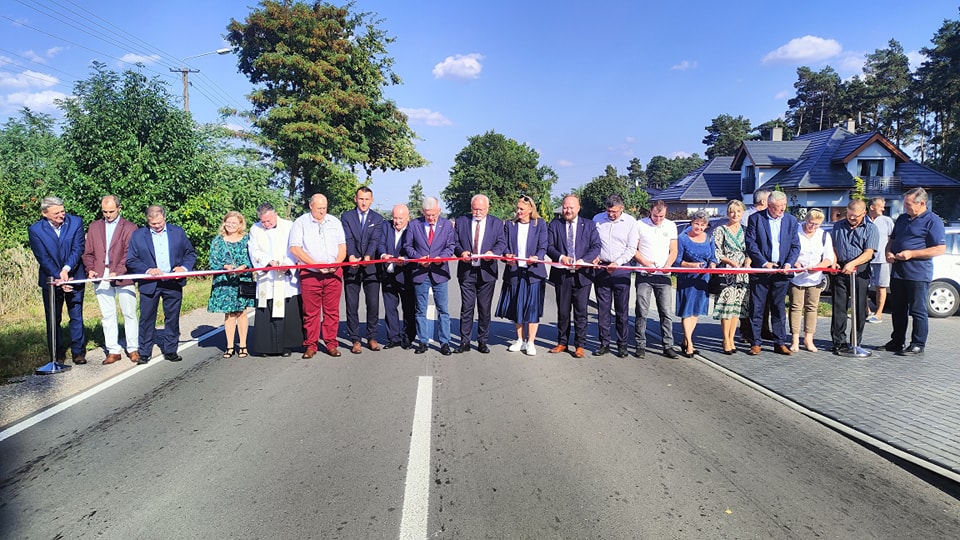 29 września odbyło się oficjalne otwarcie drogi powiatowej relacji Falęcice – Adamów.