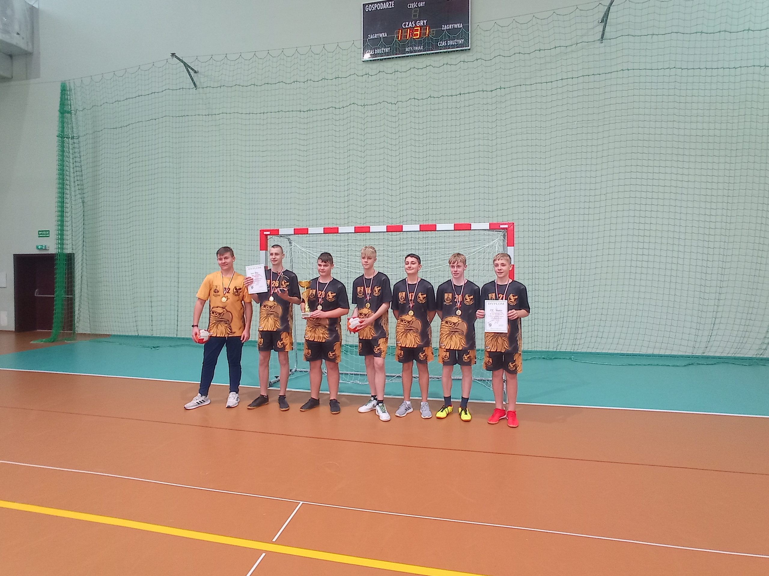 27 października br. w Hali Sportowej w Białobrzegach rozegrano Mistrzostwa Powiatu w piłce ręcznej chłopców.