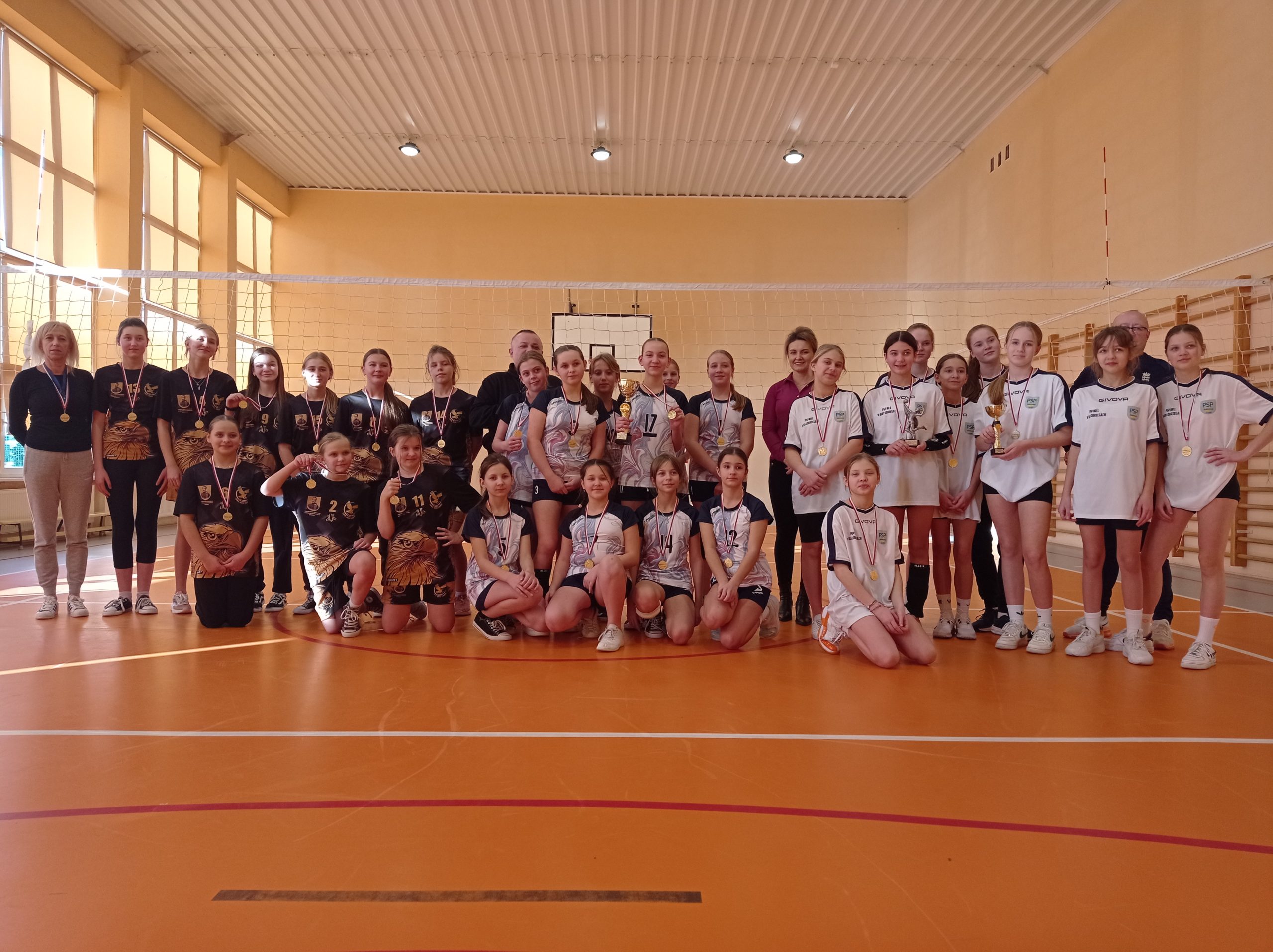 Mistrzostwa Powiatu w mini piłce siatkowej dziewcząt i chłopców szkół podstawowych