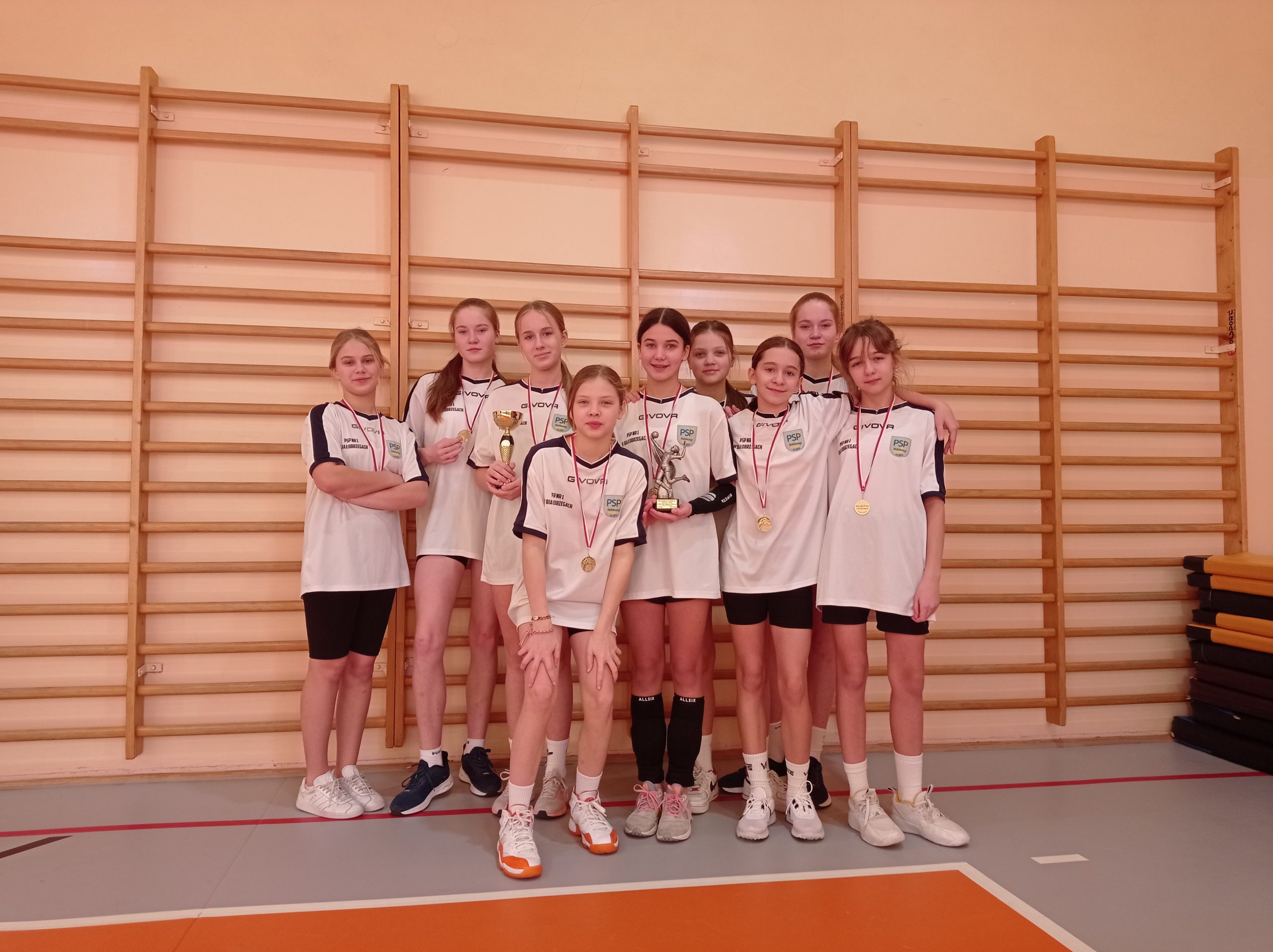 Mistrzostwa Powiatu w mini piłce siatkowej dziewcząt i chłopców szkół podstawowych