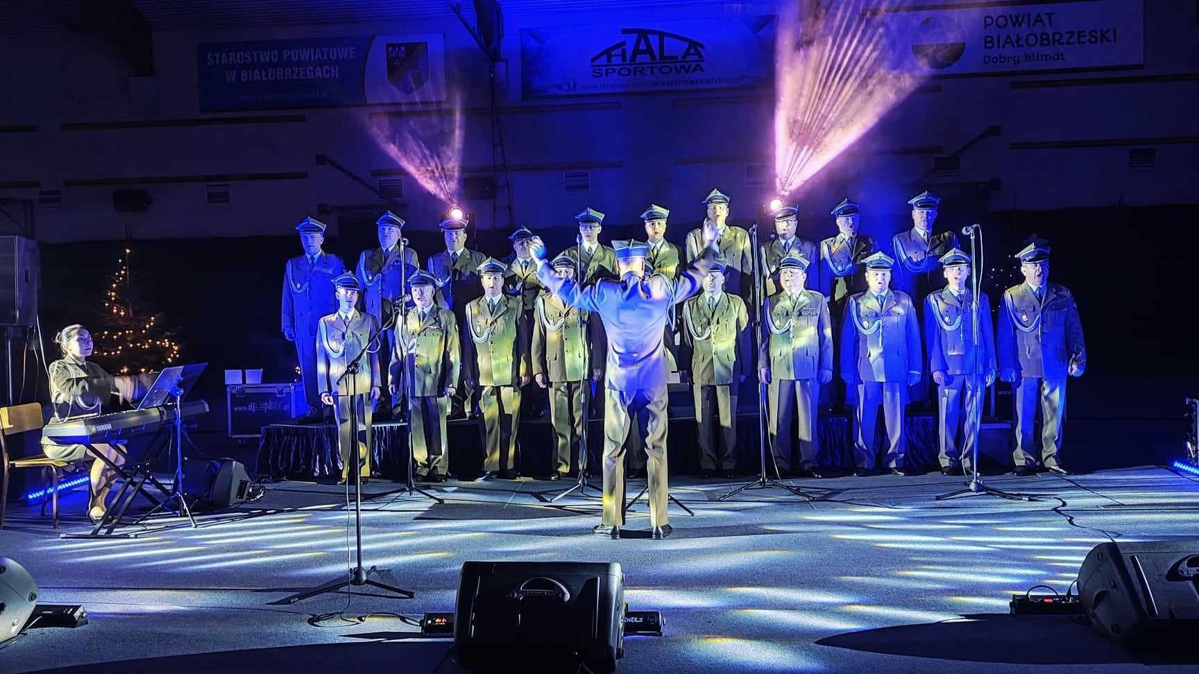 19 stycznia 2024 roku w Hali Widowiskowo - Sportowej w Białobrzegach odbyło się Noworoczne Spotkanie Służb i Organizacji Anno Domini 2024.