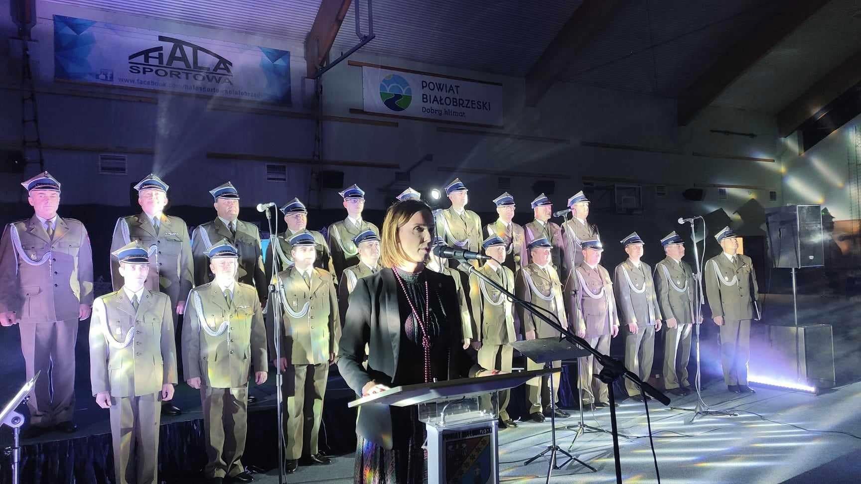 19 stycznia 2024 roku w Hali Widowiskowo - Sportowej w Białobrzegach odbyło się Noworoczne Spotkanie Służb i Organizacji Anno Domini 2024.