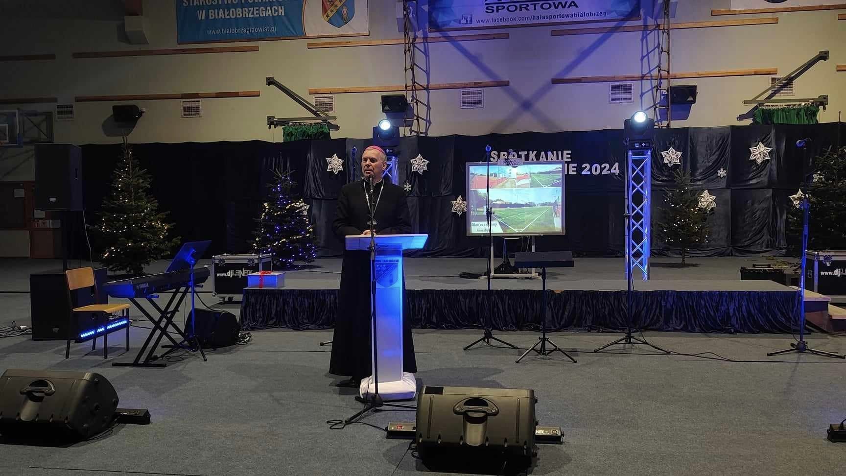 19 stycznia 2024 roku w Hali Widowiskowo - Sportowej w Białobrzegach odbyło się Noworoczne Spotkanie Służb i Organizacji Anno Domini 2024.