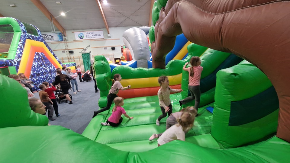 Pierwsza edycja Powiatowego Festiwalu Dmuchańców.