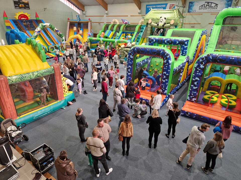 Pierwsza edycja Powiatowego Festiwalu Dmuchańców.