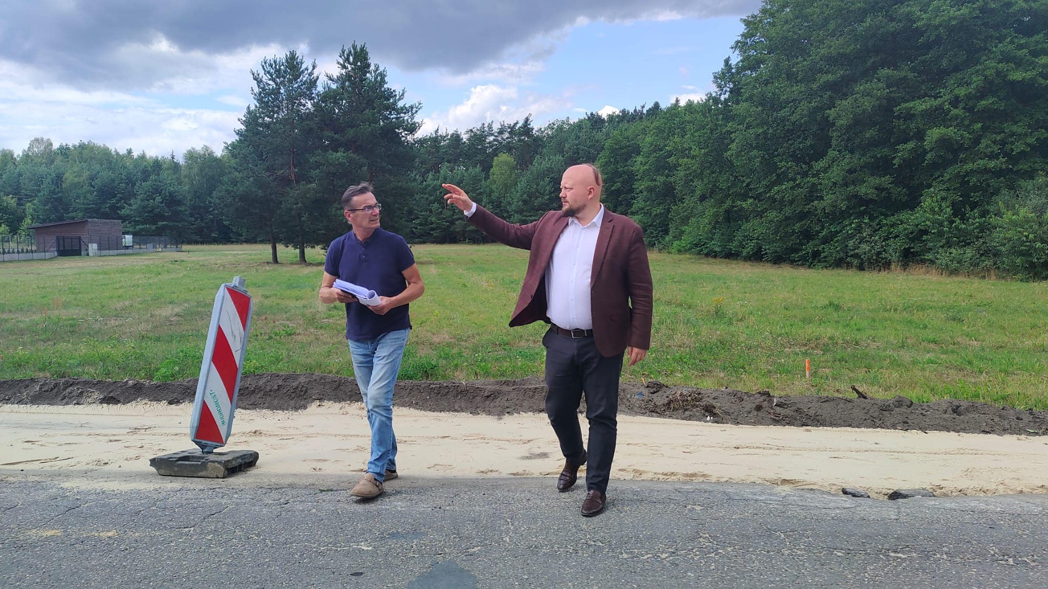 W ramach projektu „Przebudowa dróg powiatowych na terenie gmin: Stara Błotnica, Białobrzegi, Promna oraz Radzanów” trwa przebudowa drogi powiatowej nr 1125W Szczyty – Brzeźce.