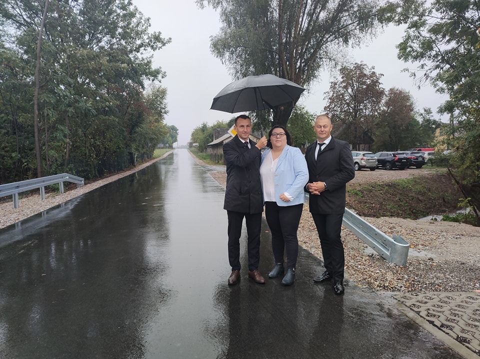 Uroczyste otwarcie drogi powiatowej w Rogolinie.