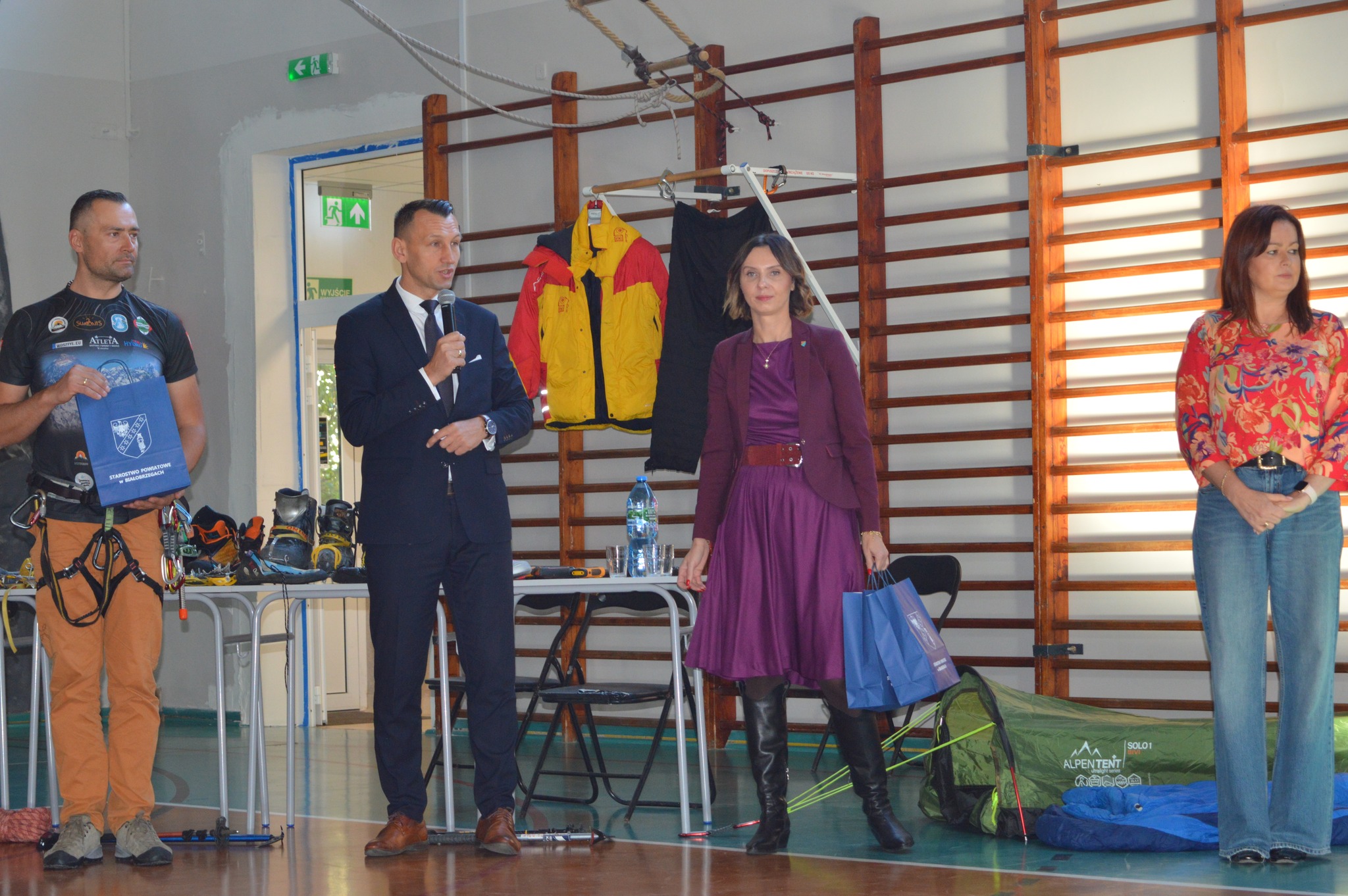 W dniach 7 i 8 października 2024 roku uczniowie dwóch białobrzeskich szkół – Liceum Ogólnokształcące im. Armii Krajowej w Białobrzegach oraz Zespół Szkół Ponadpodstawowych w Białobrzegach – mieli okazję uczestniczyć w wyjątkowych prelekcjach poświęconych tematyce górskiej.