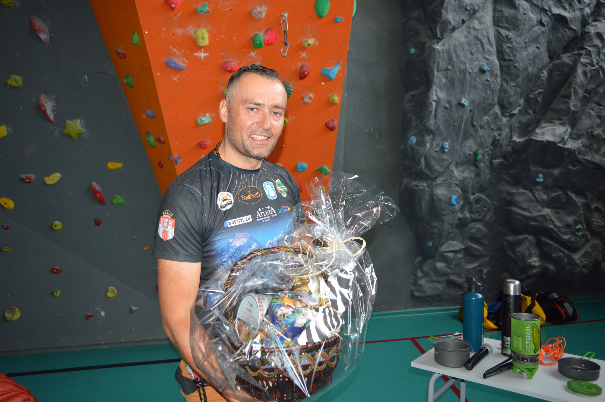 W dniach 7 i 8 października 2024 roku uczniowie dwóch białobrzeskich szkół – Liceum Ogólnokształcące im. Armii Krajowej w Białobrzegach oraz Zespół Szkół Ponadpodstawowych w Białobrzegach – mieli okazję uczestniczyć w wyjątkowych prelekcjach poświęconych tematyce górskiej.