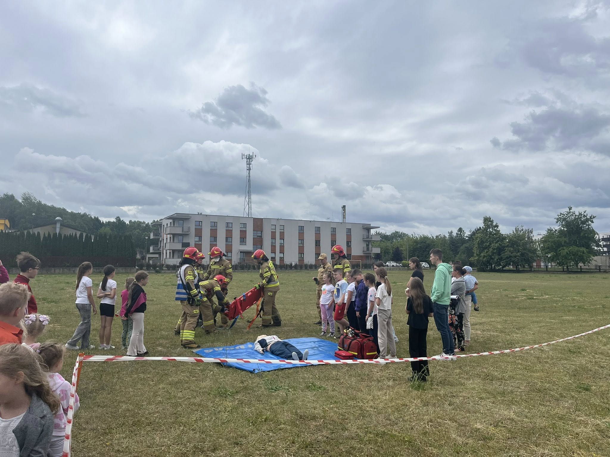 Podsumowanie Powiatowego Konkursu Plastycznego „Moc w mundurze – strażacy na ratunek”