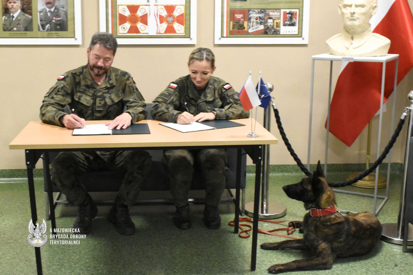 Pierwszy pies w mundurze już służy w 6 Mazowieckiej Brygadzie OT