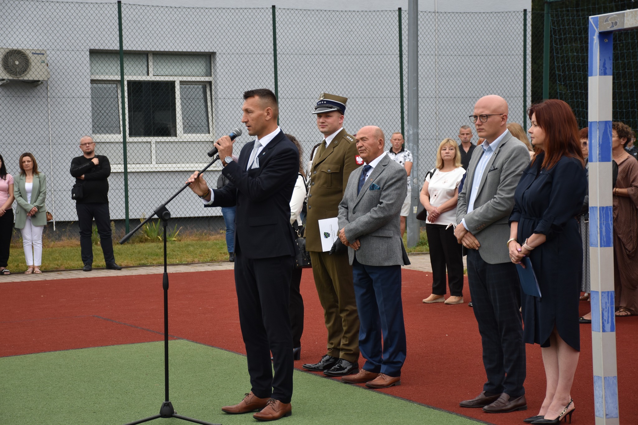 1 września w szkołach ponadpodstawowych prowadzonych przez Powiat Białobrzeski odbyły się uroczyste apele z okazji rozpoczęcia nowego roku szkolnego.