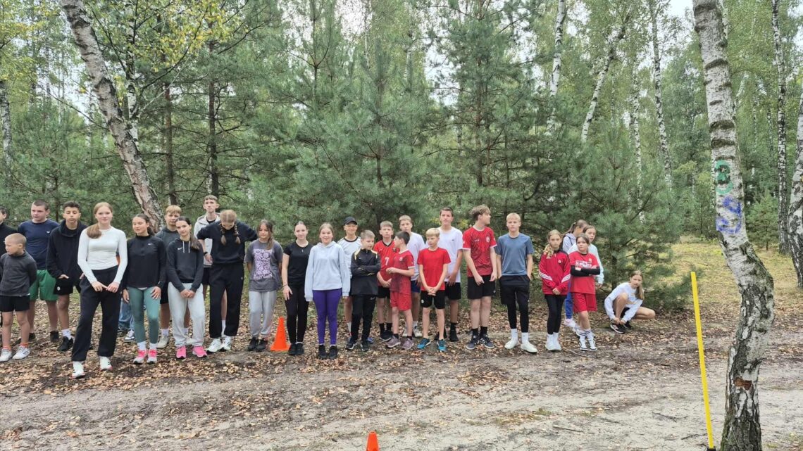 Mistrzostwa Powiatu w sztafetowych biegach przełajowych szkół podstawowych