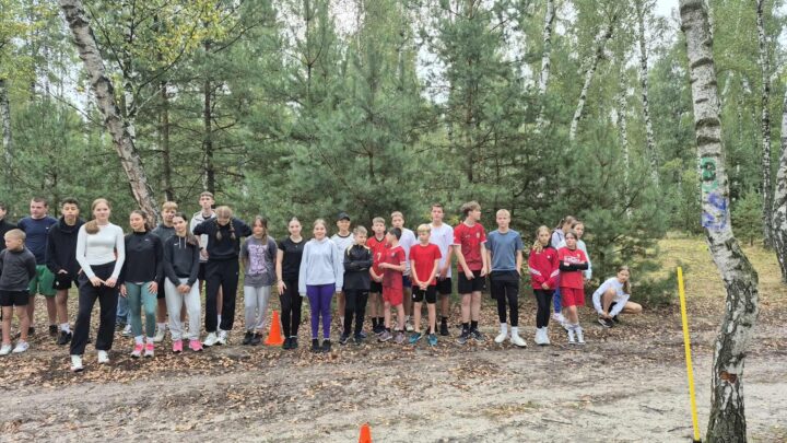 Mistrzostwa Powiatu w sztafetowych biegach przełajowych szkół podstawowych