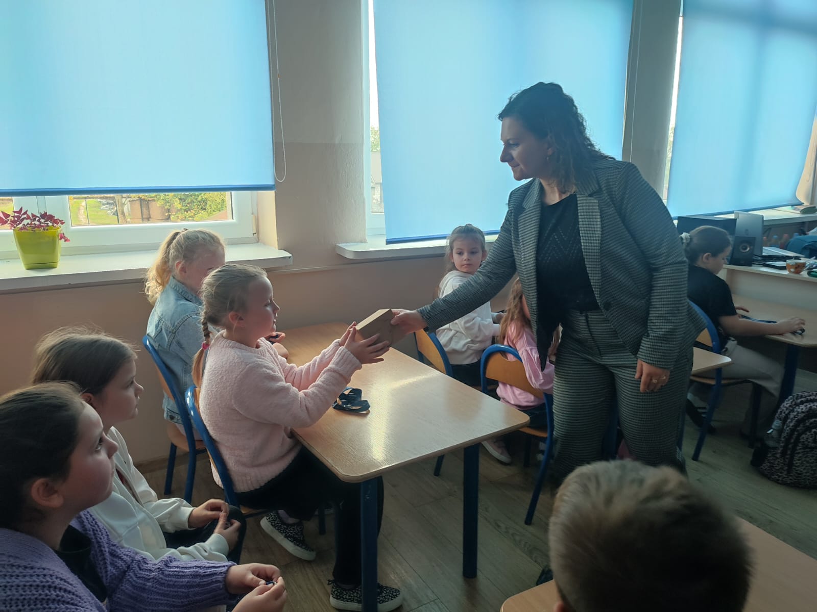 Urzędnicy w szkolnej ławce