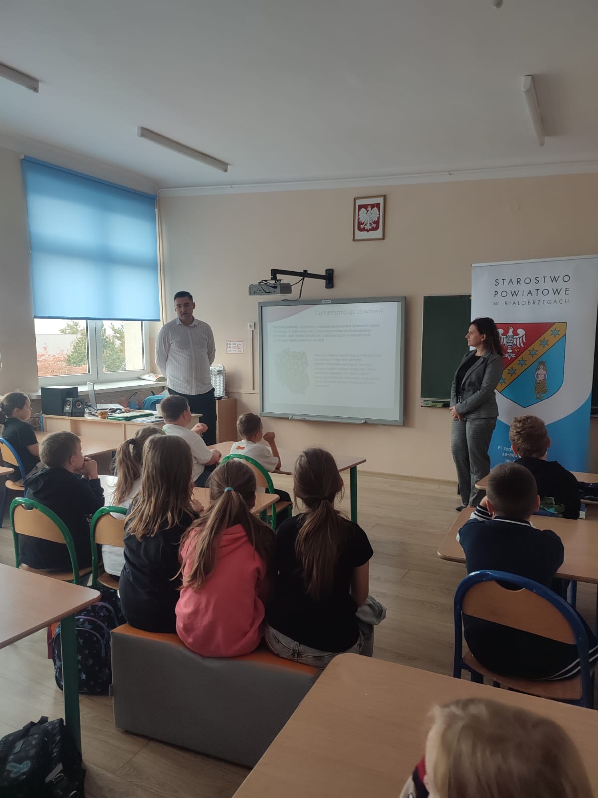 Urzędnicy w szkolnej ławce