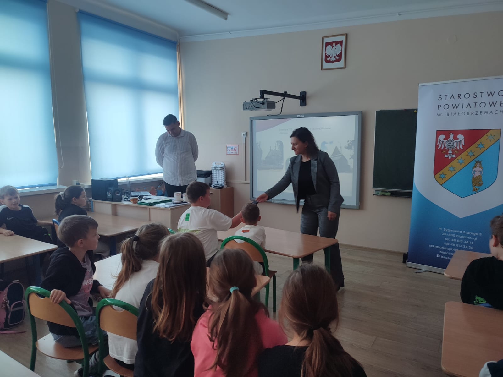 Urzędnicy w szkolnej ławce