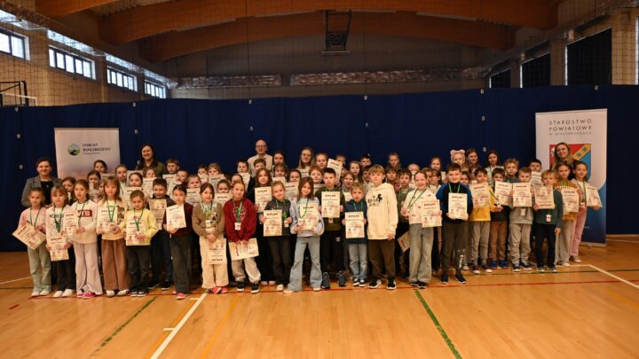 🍄‍🟫W ramach podsumowania konkursu pod nazwą „Grzybowy Artysta Roku 2025 w Powiecie Białobrzeskim” przedstawiciele organizatorów rozpoczęli serię spotkań z młodymi artystami, którzy włożyli ogrom serca w wykonanie prac konkursowych. 🍄‍🟫