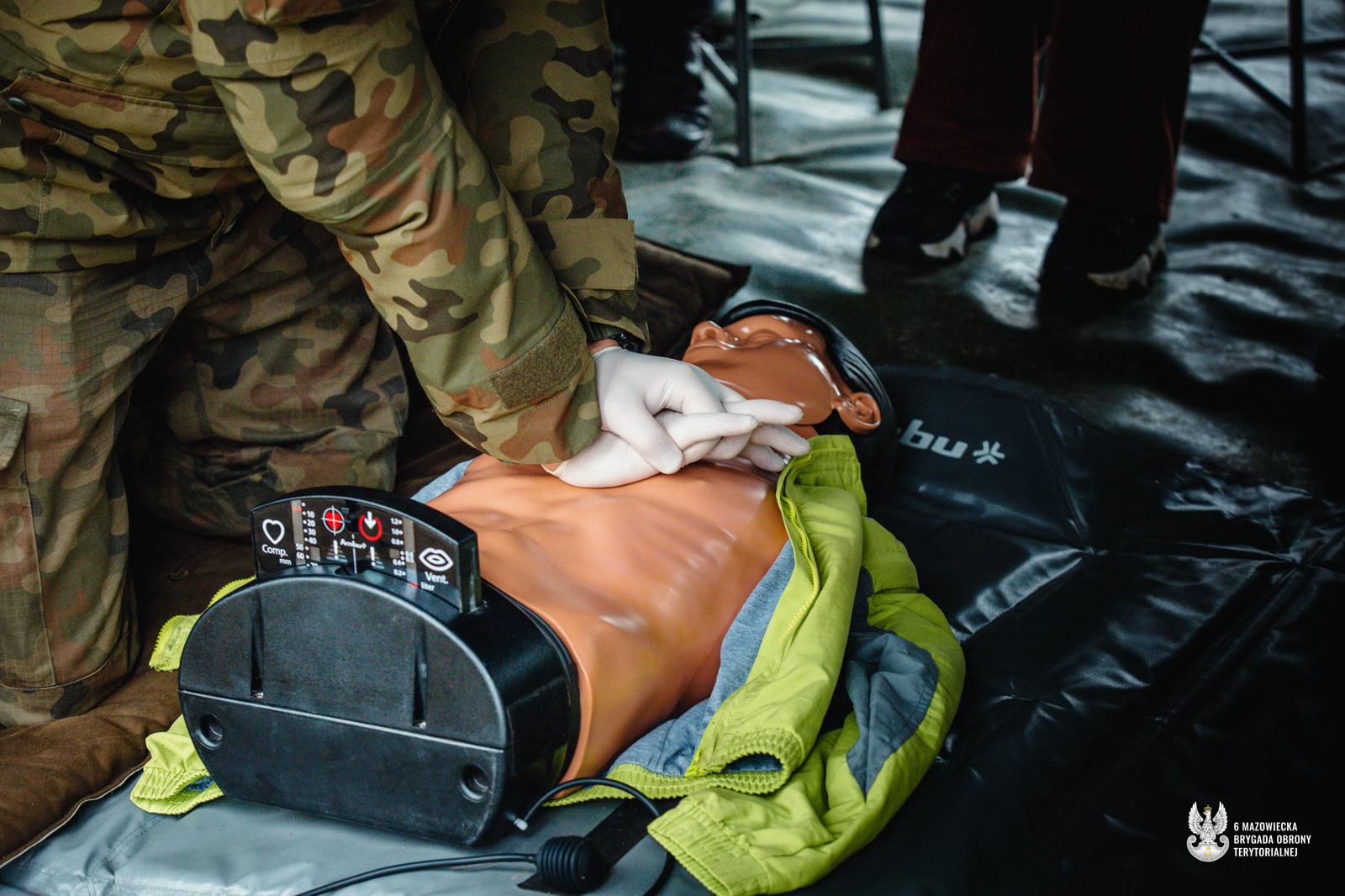 Kolejni ochotnicy „wGotowości”! Instruktorzy z Nowego Miasta przeprowadzili szkolenie medyczne