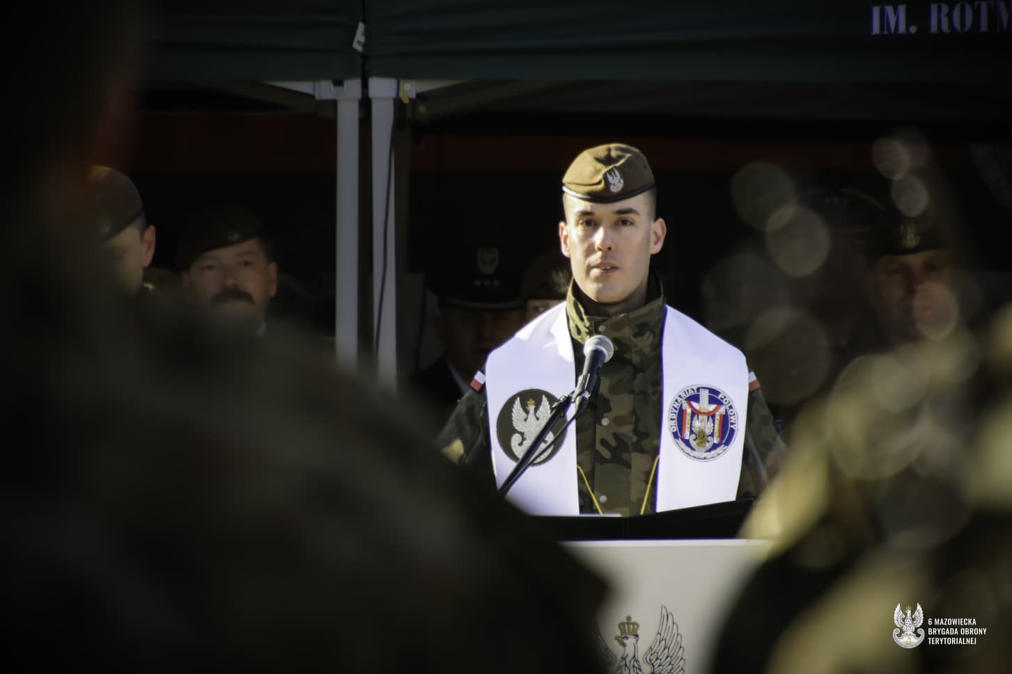 Mróz na polikach i ciepło w sercach! Żołnierze 6MBOT złożyli przysięgę