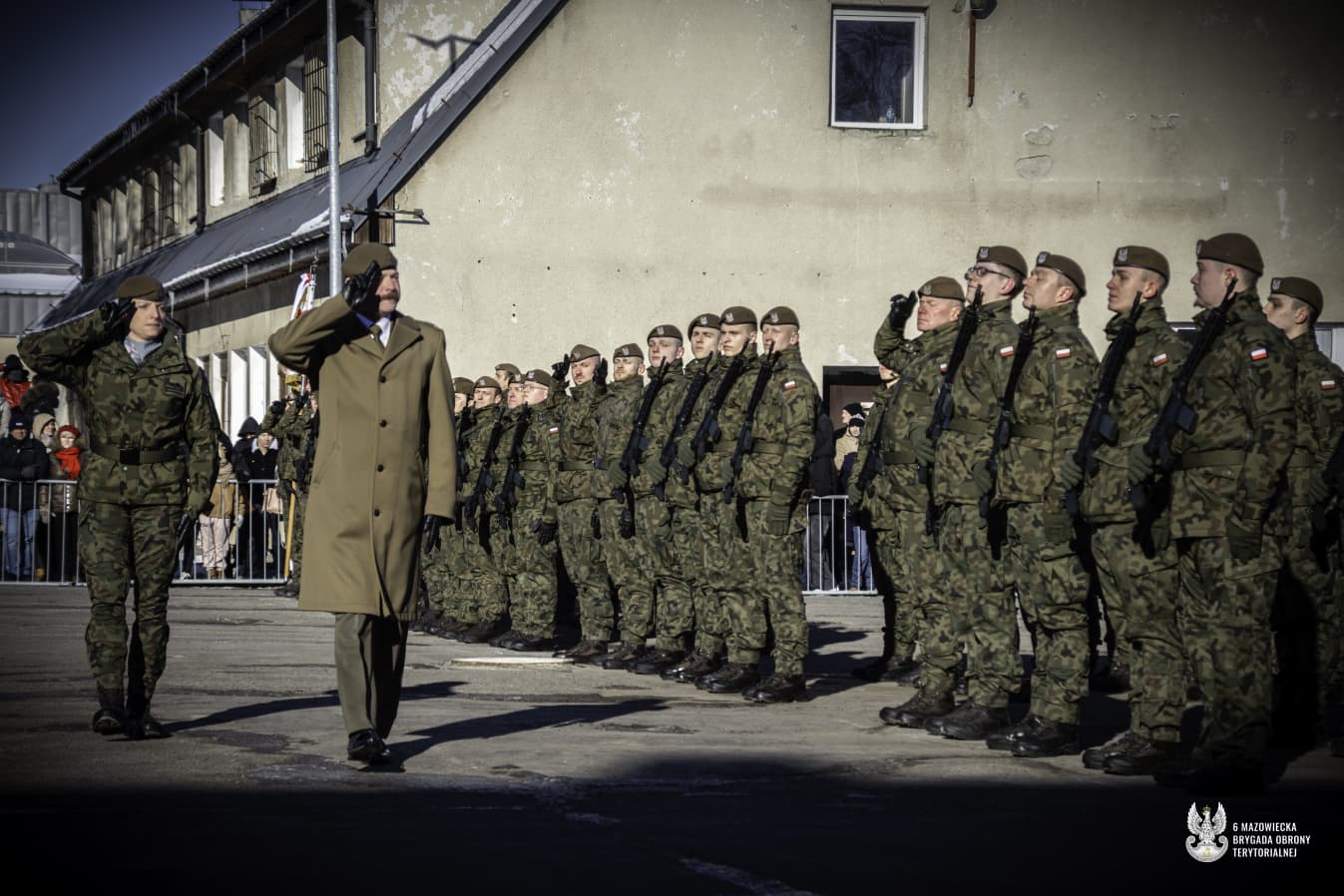Mróz na polikach i ciepło w sercach! Żołnierze 6MBOT złożyli przysięgę