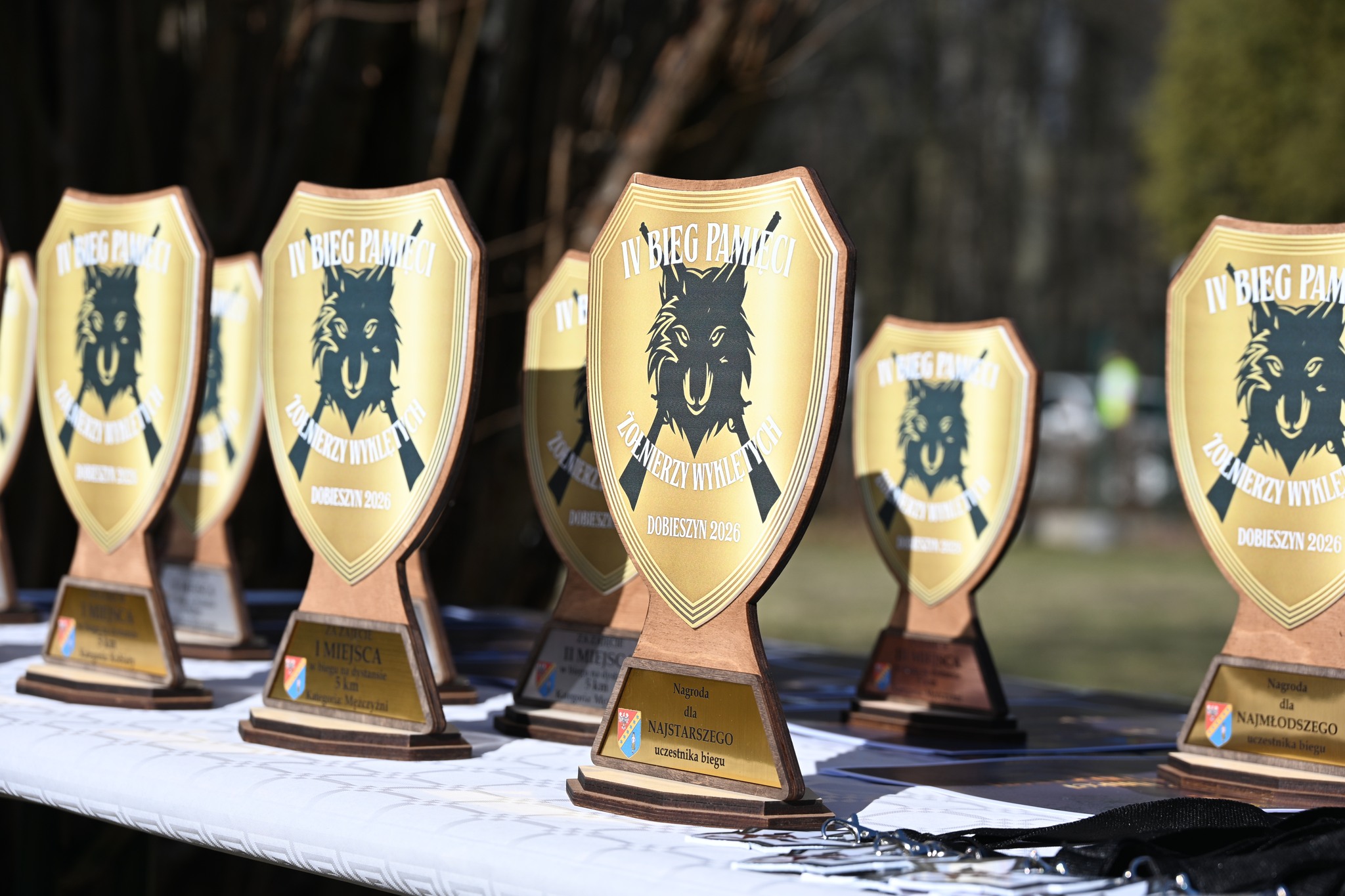 🤍❤️ IV edycja Biegu Pamięci Żołnierzy Wyklętych upamiętniła w Powiecie Białobrzeskim gajowego Bolesława Paszkowskiego ps. Poziomka oraz Aleksandra Młyńskiego ps. Drągal. 🤍❤️