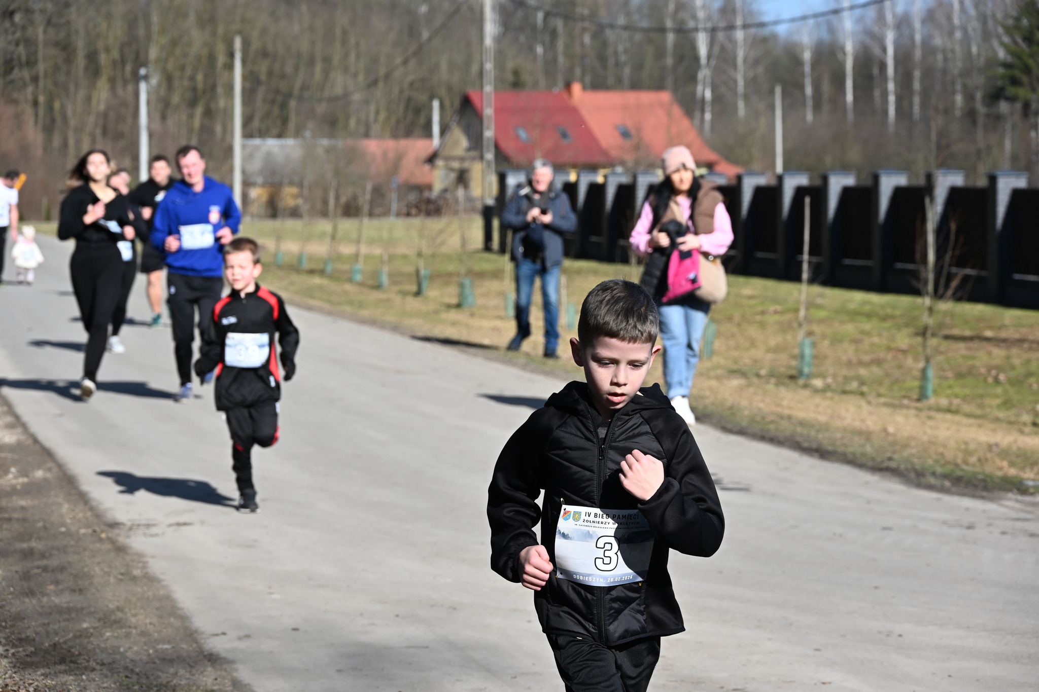 🤍❤️ IV edycja Biegu Pamięci Żołnierzy Wyklętych upamiętniła w Powiecie Białobrzeskim gajowego Bolesława Paszkowskiego ps. Poziomka oraz Aleksandra Młyńskiego ps. Drągal. 🤍❤️