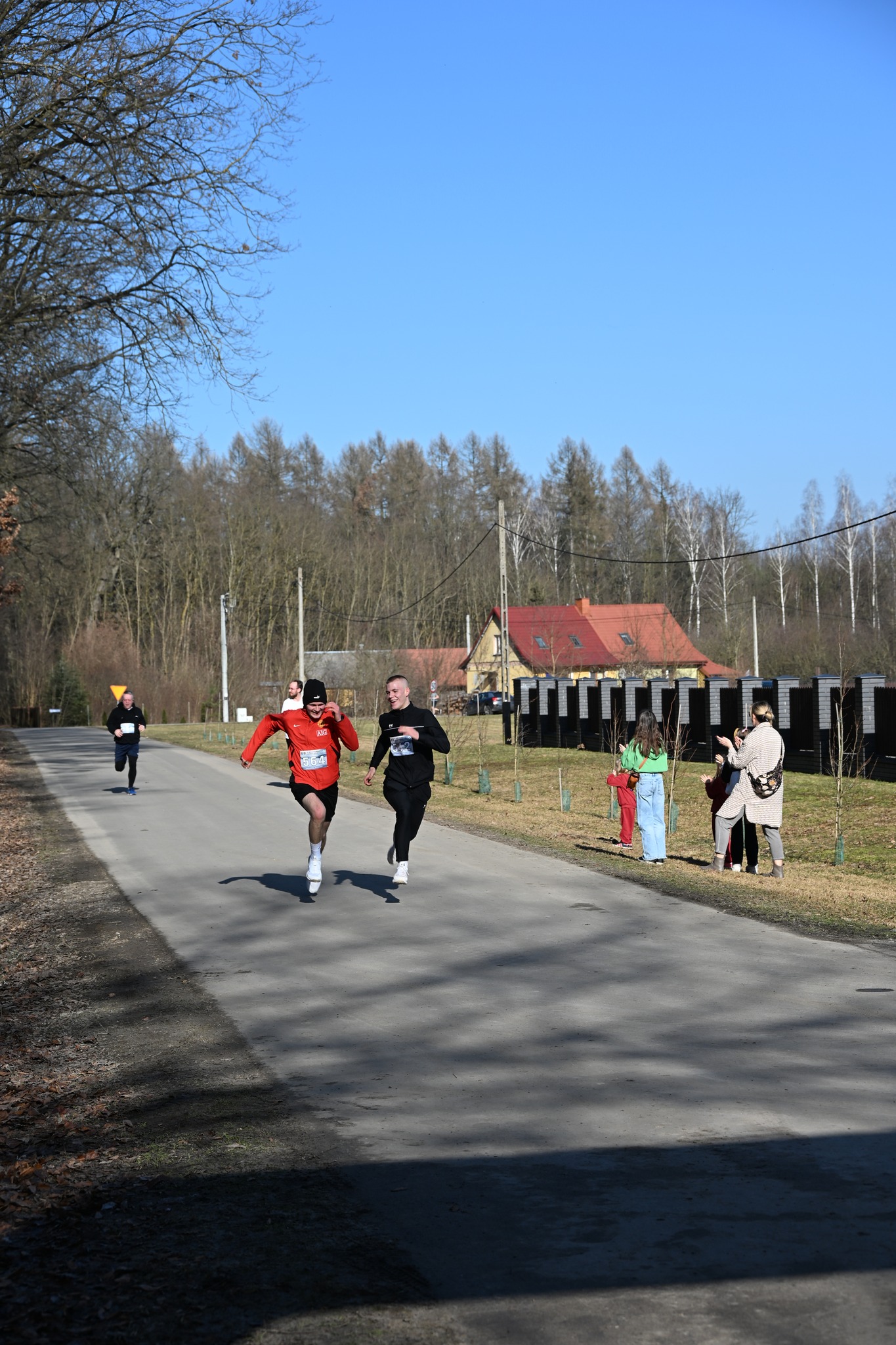 🤍❤️ IV edycja Biegu Pamięci Żołnierzy Wyklętych upamiętniła w Powiecie Białobrzeskim gajowego Bolesława Paszkowskiego ps. Poziomka oraz Aleksandra Młyńskiego ps. Drągal. 🤍❤️