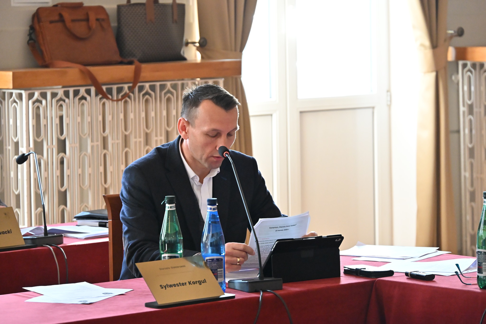 📅 W poniedziałek, 16 marca 2026 roku odbyła się XXIV Sesja Rady Powiatu Białobrzeskiego. 🤚